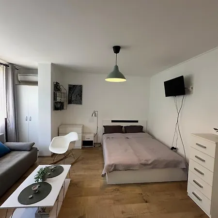 Daire Avenue - Center *